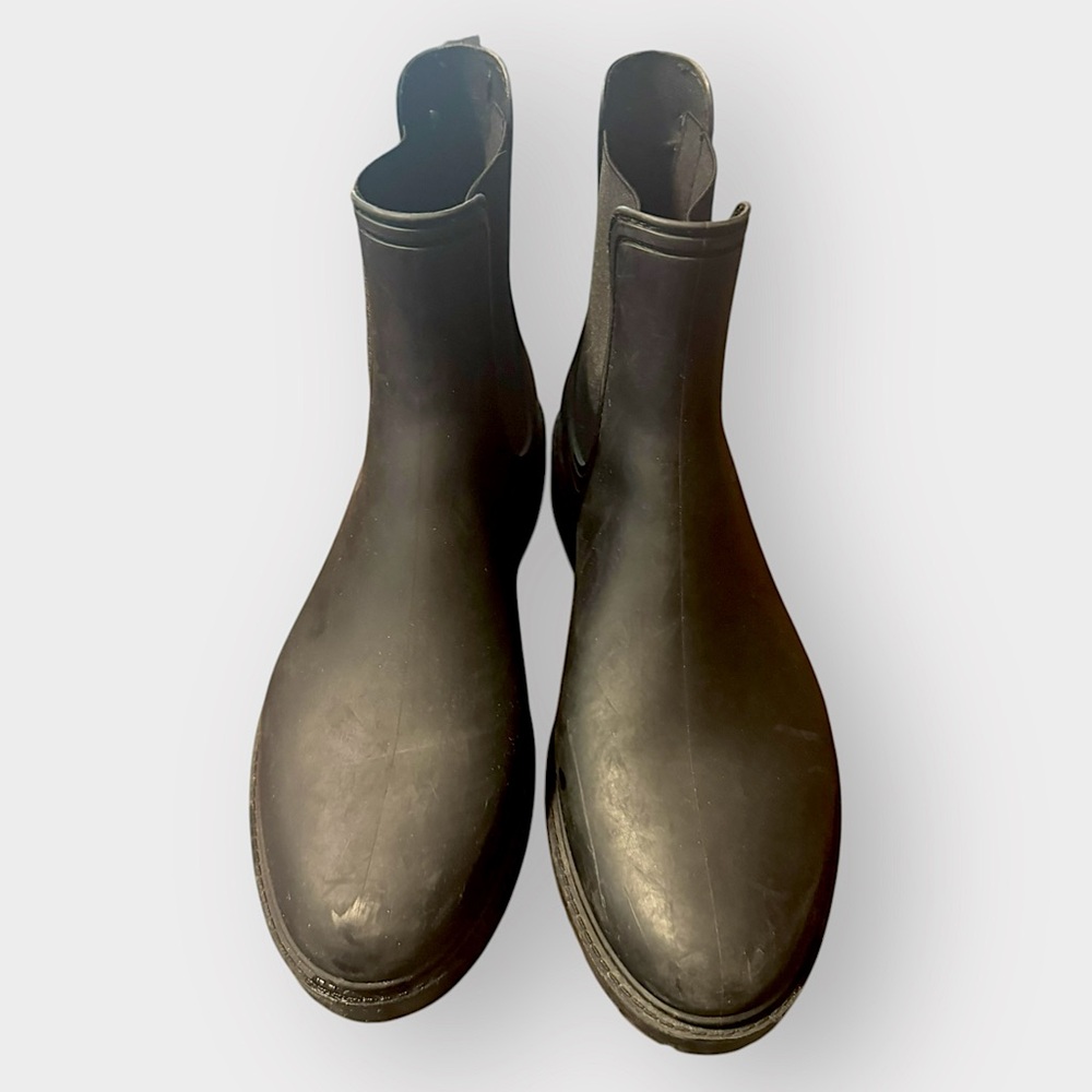 Rain In Black Synthetic Rubber Women's Chelsea rain boot